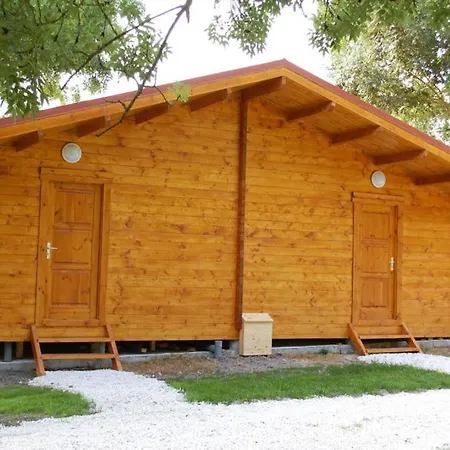 Camping Les 2 Salamandres Arces-sur-Gironde Extérieur photo