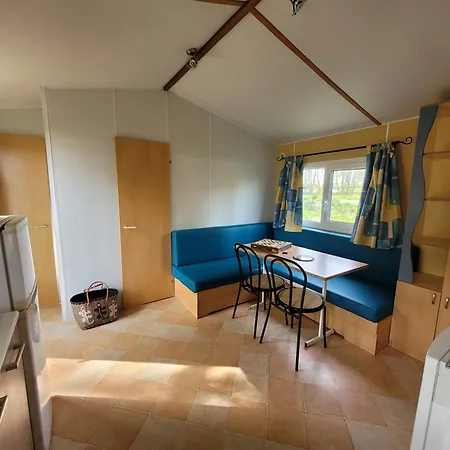 Camping Les 2 Salamandres Arces-sur-Gironde Extérieur photo